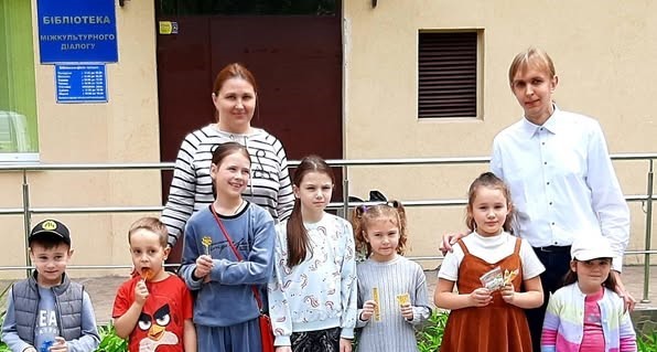 Весь світ у долонях дитини