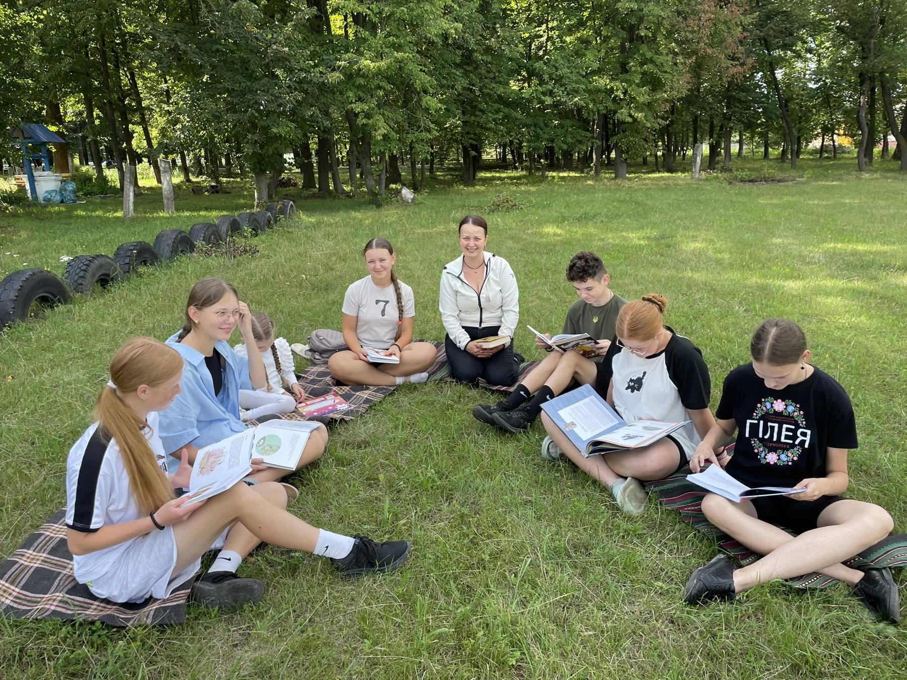 Бібліопікнік: читання під відкритим небом