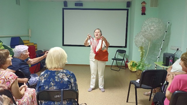 Жіноча сумочка: історія в деталях
