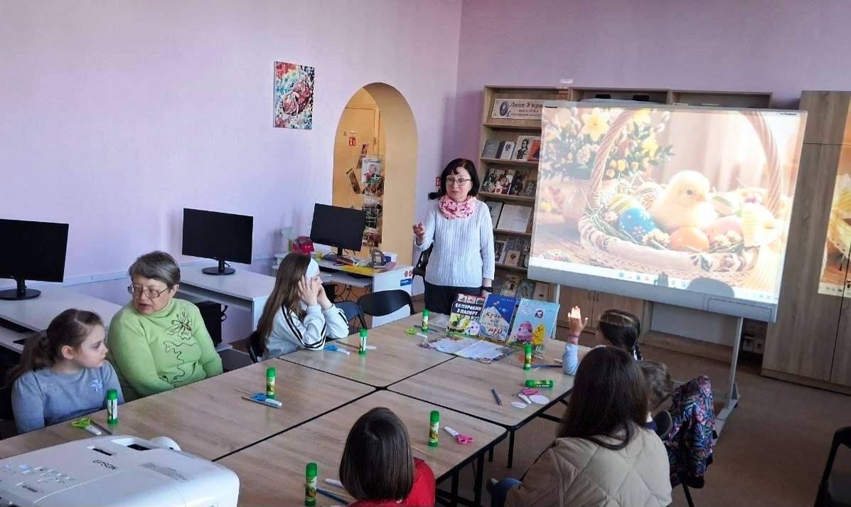 Пухнасте диво Великодня